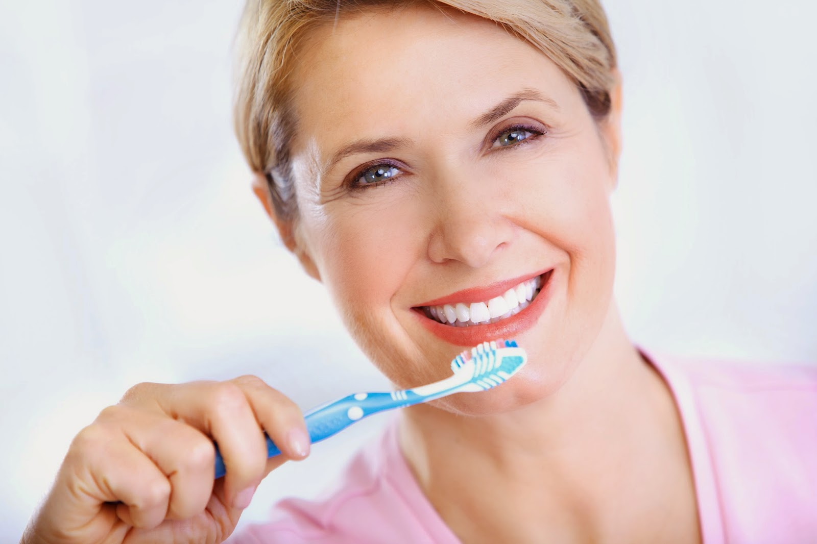 Когда лучше чистить зубы. Чистим зубы!. Гигиена зубов. Гигиена полости рта пожилые.