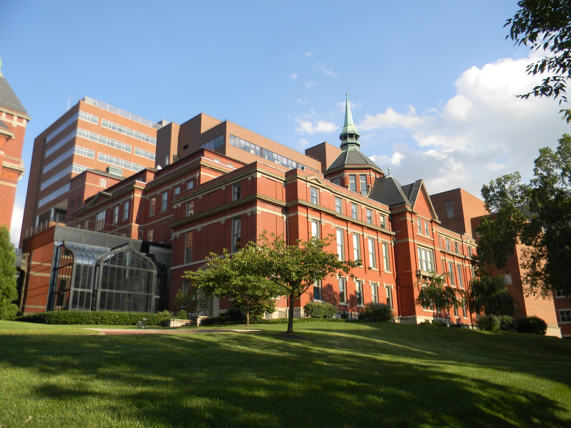 what-is-it-like-to-attend-johns-hopkins-university-school-of-medicine
