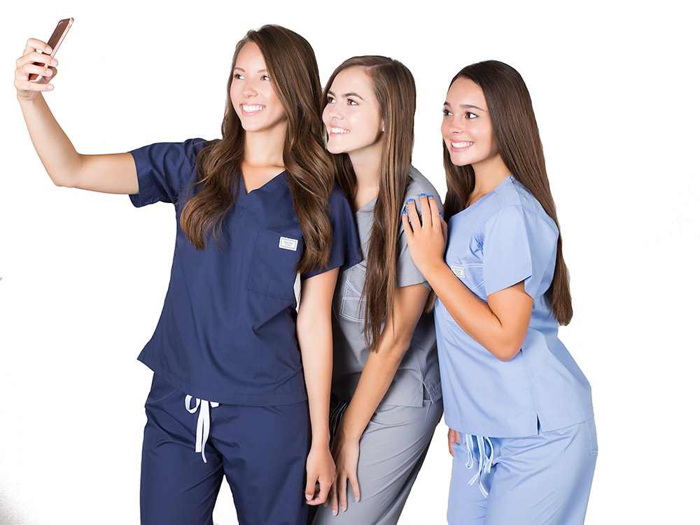 7 Reasons Why Scrubs Are The Best And Everyone Should Be Wearing Them ...